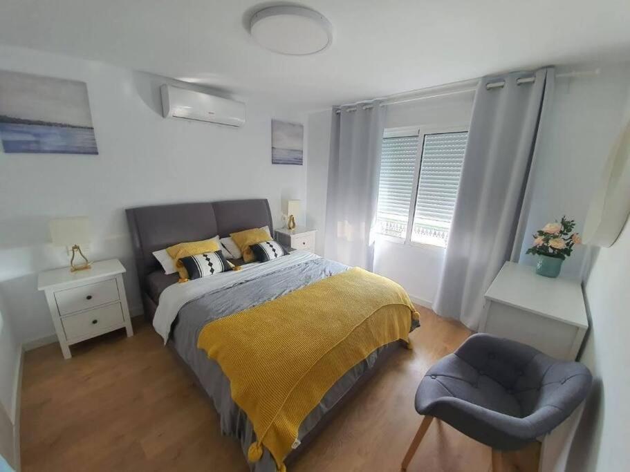 Beautiful Sea Views Cozy Apartment 350 M From Beach Benalmádena Kültér fotó