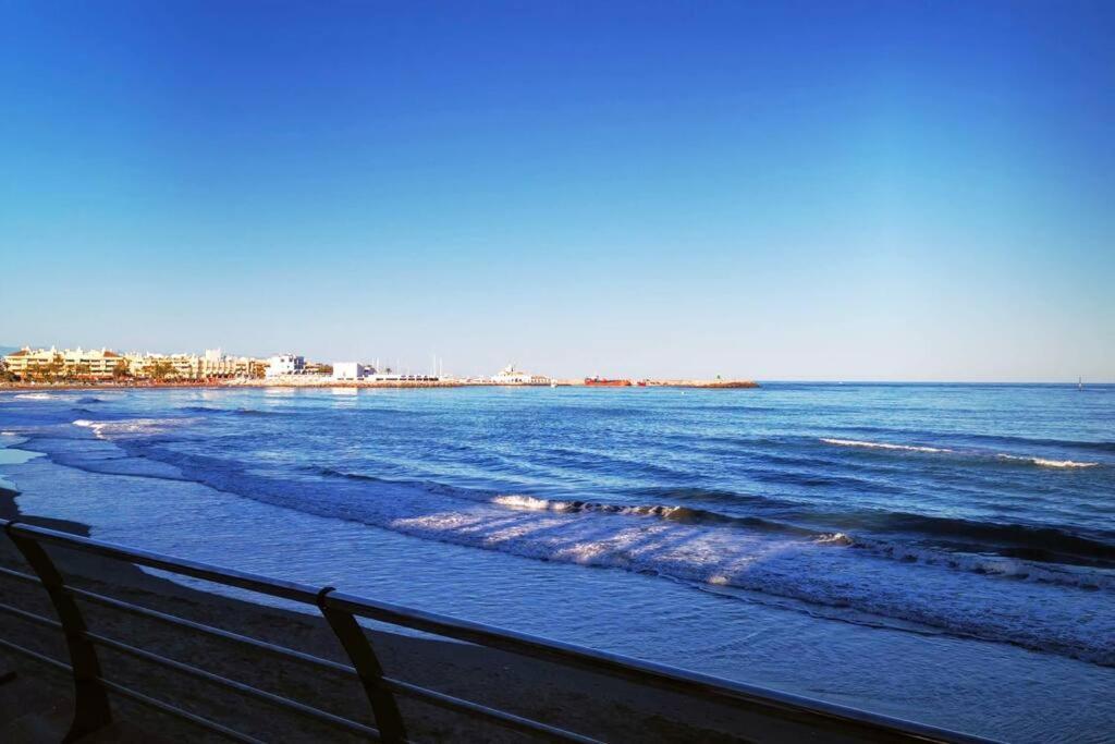 Beautiful Sea Views Cozy Apartment 350 M From Beach Benalmádena Kültér fotó