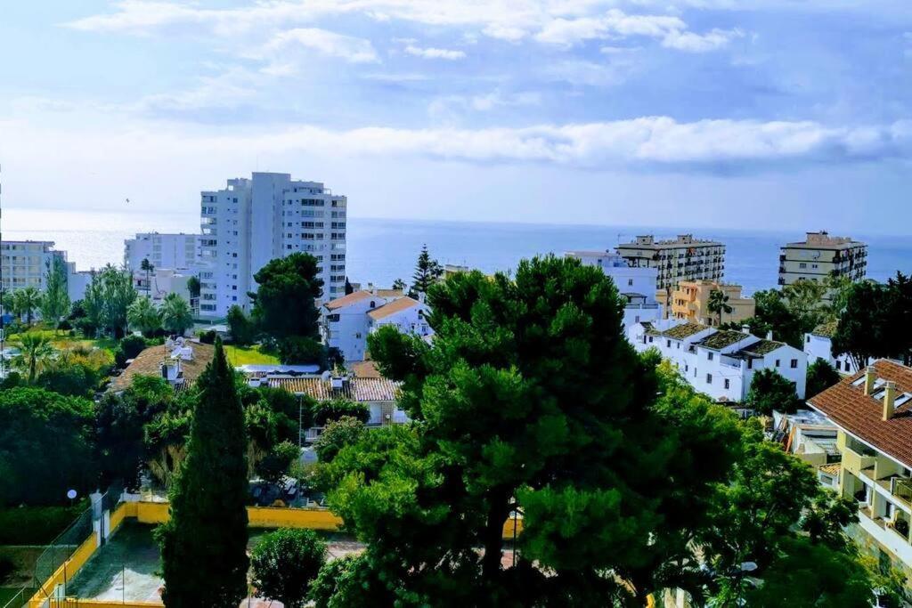Beautiful Sea Views Cozy Apartment 350 M From Beach Benalmádena Kültér fotó