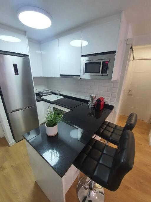 Beautiful Sea Views Cozy Apartment 350 M From Beach Benalmádena Kültér fotó