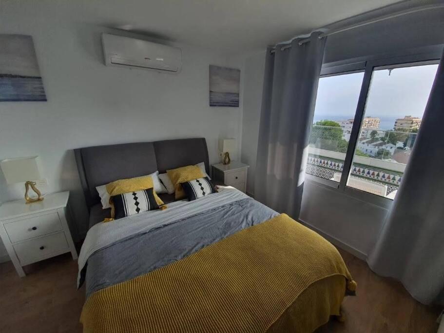 Beautiful Sea Views Cozy Apartment 350 M From Beach Benalmádena Kültér fotó