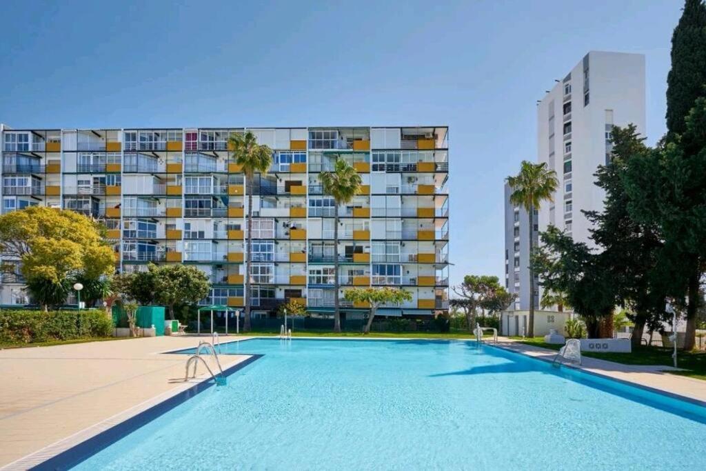 Beautiful Sea Views Cozy Apartment 350 M From Beach Benalmádena Kültér fotó