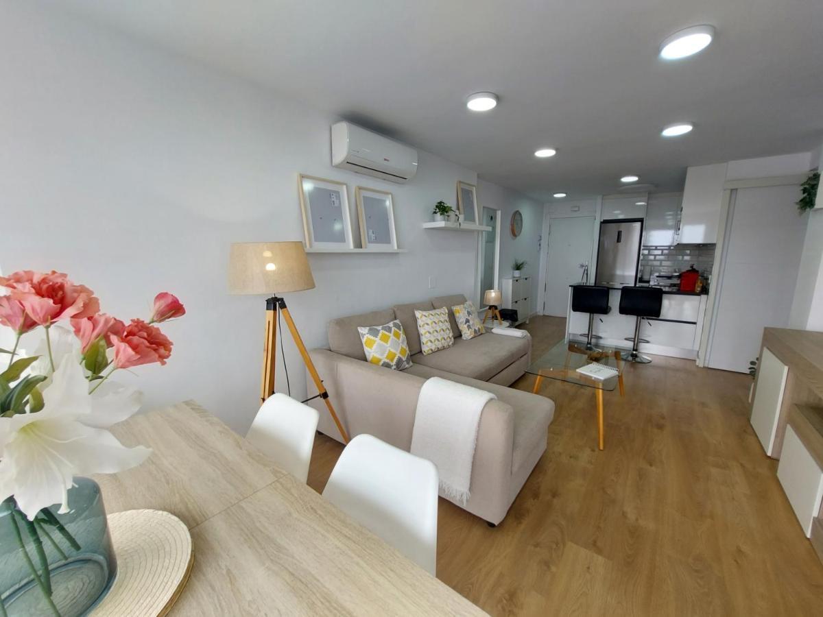 Beautiful Sea Views Cozy Apartment 350 M From Beach Benalmádena Kültér fotó