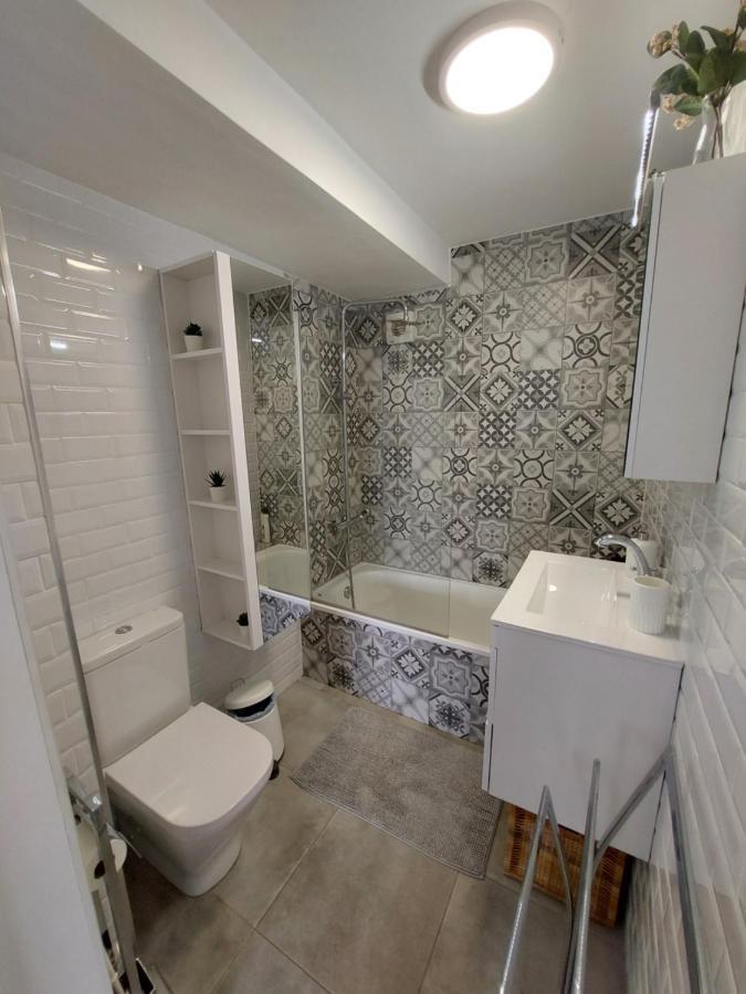 Beautiful Sea Views Cozy Apartment 350 M From Beach Benalmádena Kültér fotó