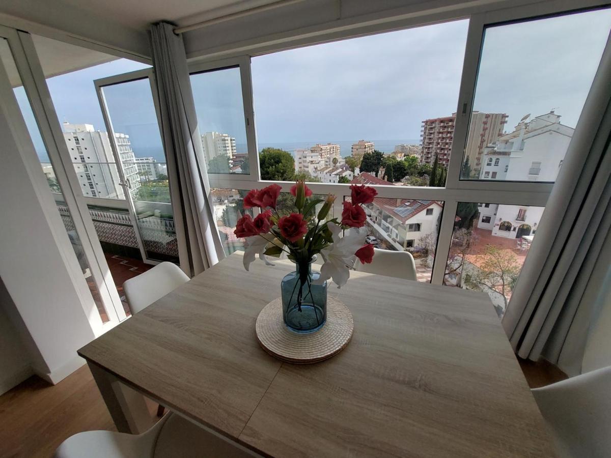 Beautiful Sea Views Cozy Apartment 350 M From Beach Benalmádena Kültér fotó
