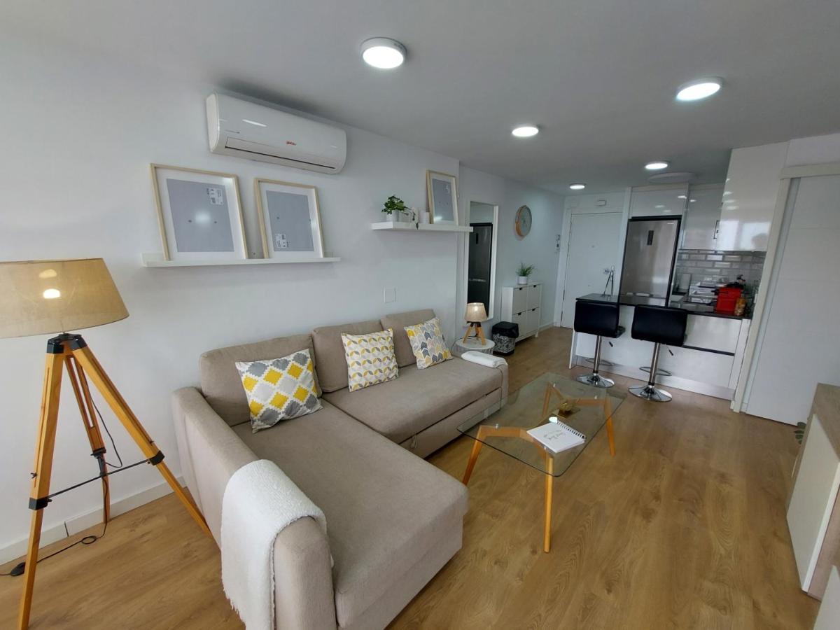 Beautiful Sea Views Cozy Apartment 350 M From Beach Benalmádena Kültér fotó